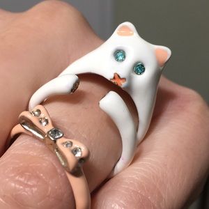 ✨Adorable Cat and Bow rings✨